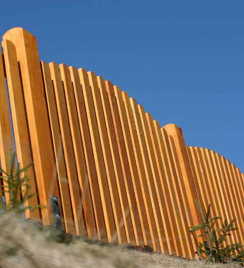 horizontal wood fencing