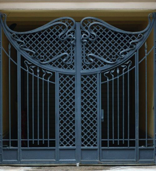 rod iron gates and fences